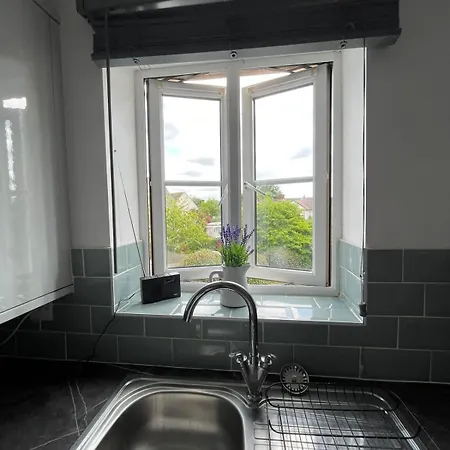 Flat In Filton Mod Rolls Royce Gkn *