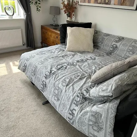 Apartment Flat In Filton Mod Rolls Royce Gkn Bristol