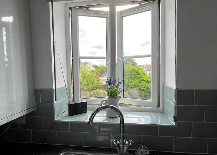 Flat In Filton Mod Rolls Royce Gkn *